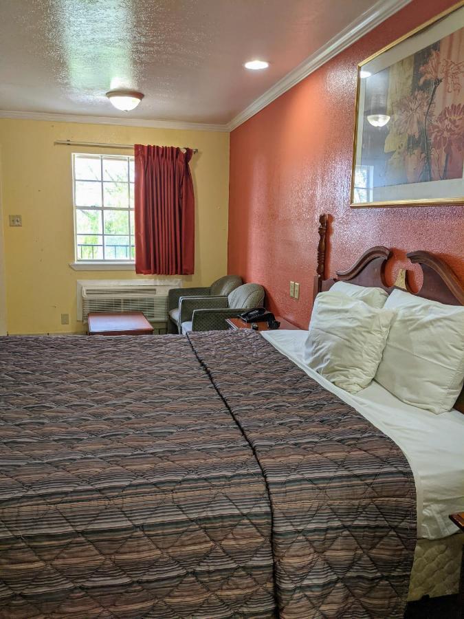Lake Houmas Inn Екстер'єр фото